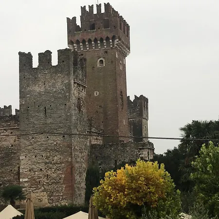 Castello Centro Storico Gasthof Lazise