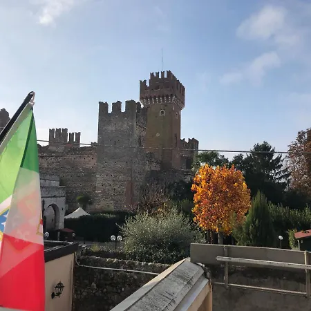 ゲストハウス Castello Centro Storico ラツィーゼ