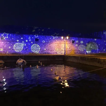 Castello Centro Storico Konukevi Lazise