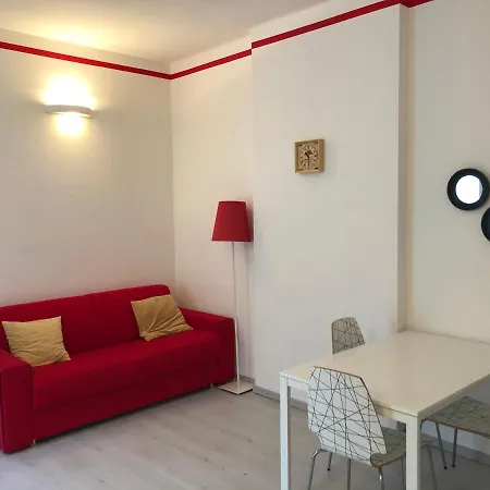 Castello Centro Storico בית הארחה לאזיסה