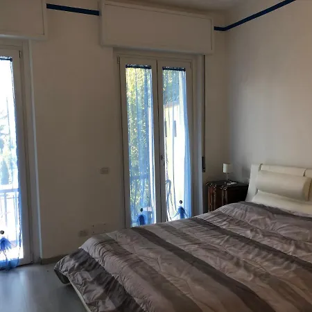 בית הארחה Castello Centro Storico לאזיסה