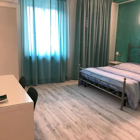 Castello Centro Storico 3* לאזיסה