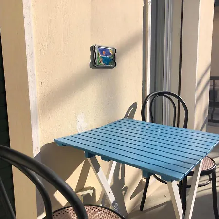 Castello Centro Storico 3* לאזיסה